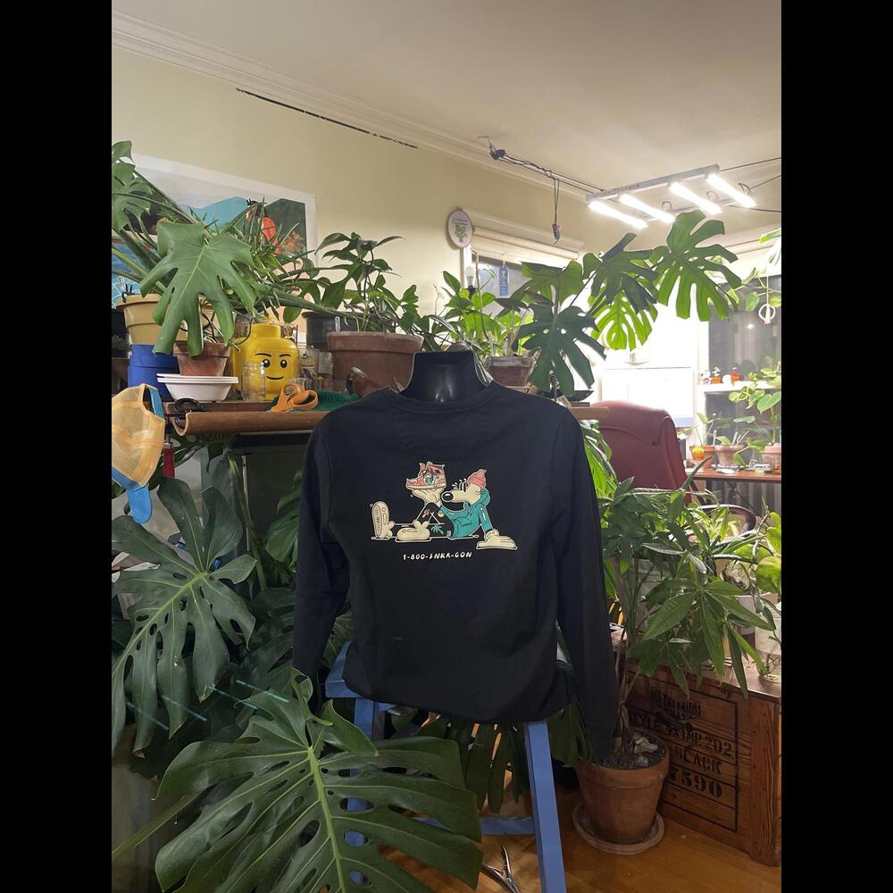 Steven Harrington Sneaker Con Black Sweatshirt